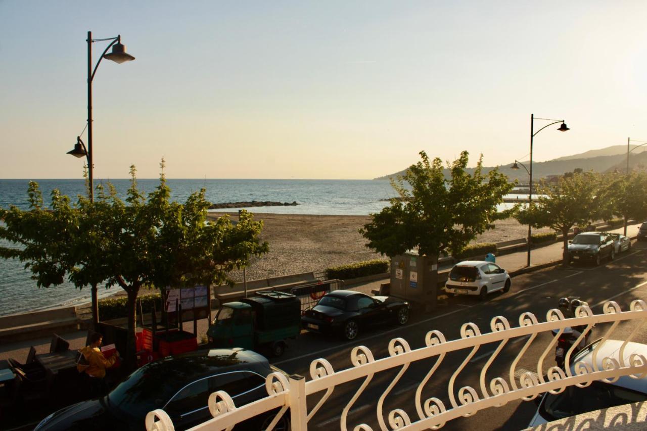 Ca' De Gino Apartment Santo Stefano al Mare Exterior photo